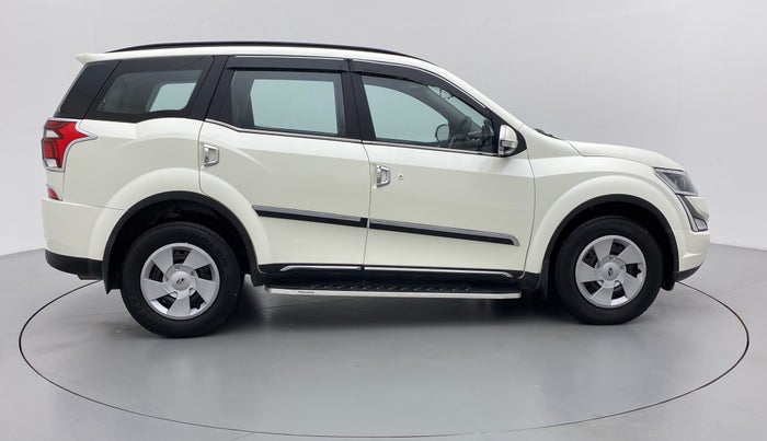 2020 Mahindra XUV500 W7 FWD, Diesel, Manual, 18,613 km, Right Side View