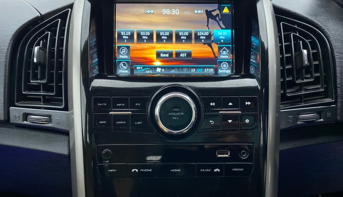 2020 Mahindra XUV500 W7 FWD, Diesel, Manual, 18,613 km, Infotainment System