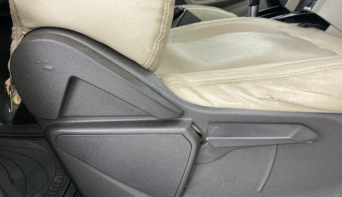 2015 Ford Ecosport TITANIUM 1.5L PETROL AT, Petrol, Automatic, 81,589 km, Driver Side Adjustment Panel