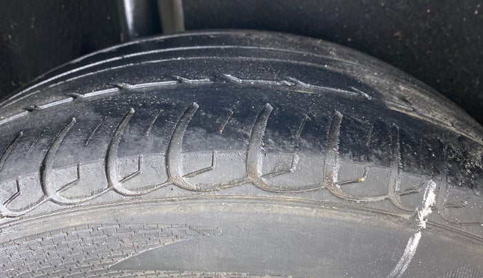 2015 Ford Ecosport TITANIUM 1.5L PETROL AT, Petrol, Automatic, 81,589 km, Right Rear Tyre Tread