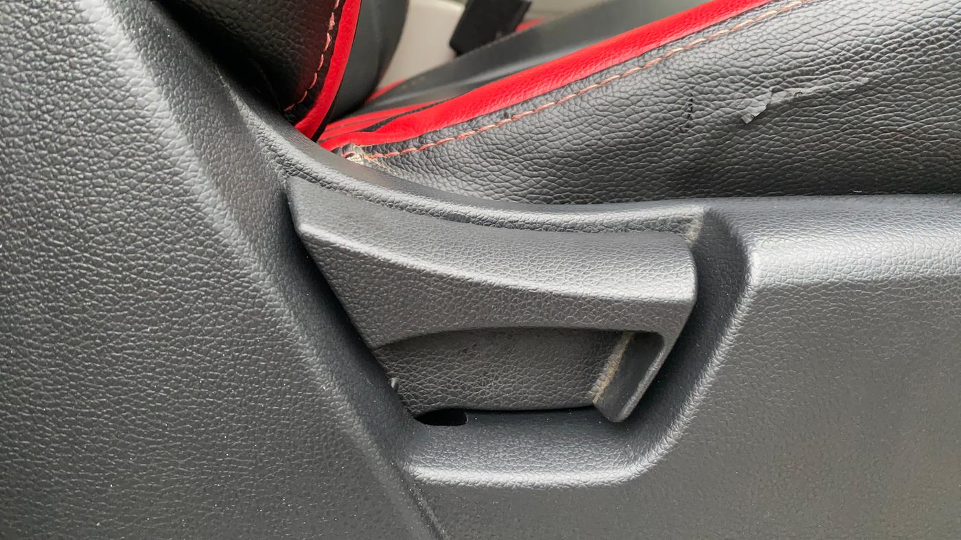 2022 Mahindra XUV300 W6 1.5 Sunroof Diesel, Diesel, Manual, 73,576 km, Driver Side Adjustment Panel
