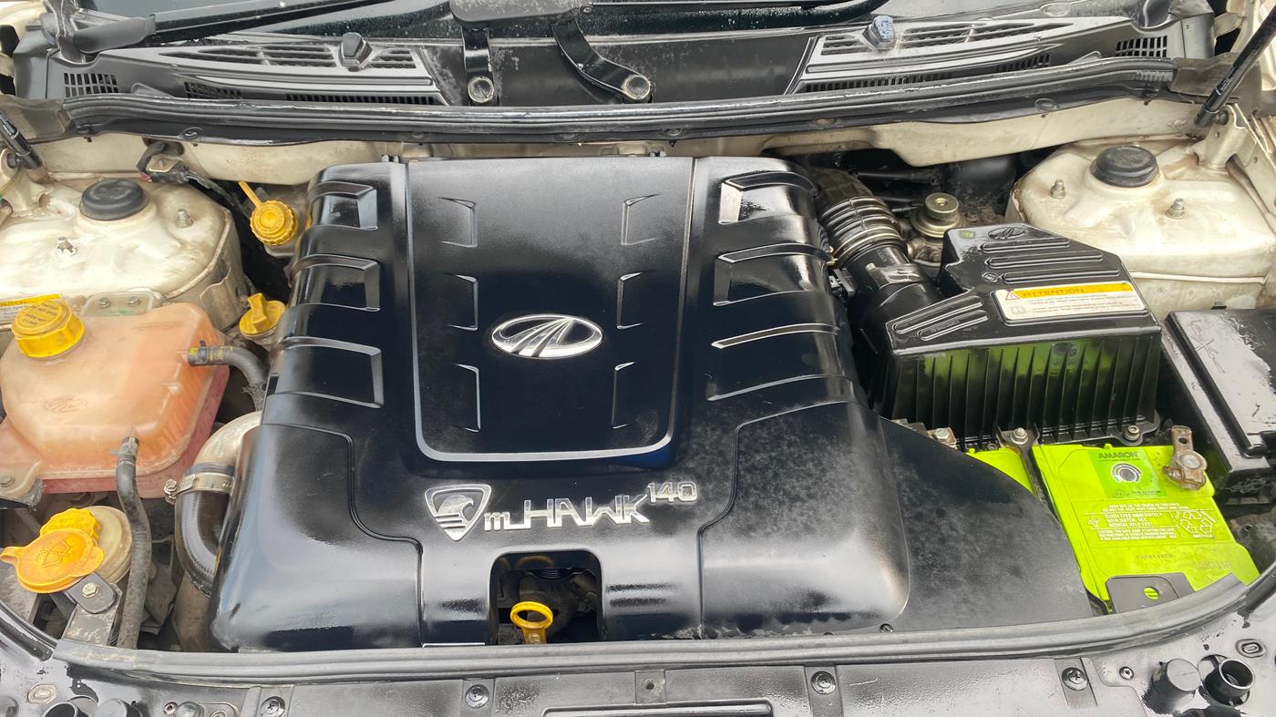 2015 Mahindra XUV500 W10, Diesel, Manual, 77,864 km, Engine View