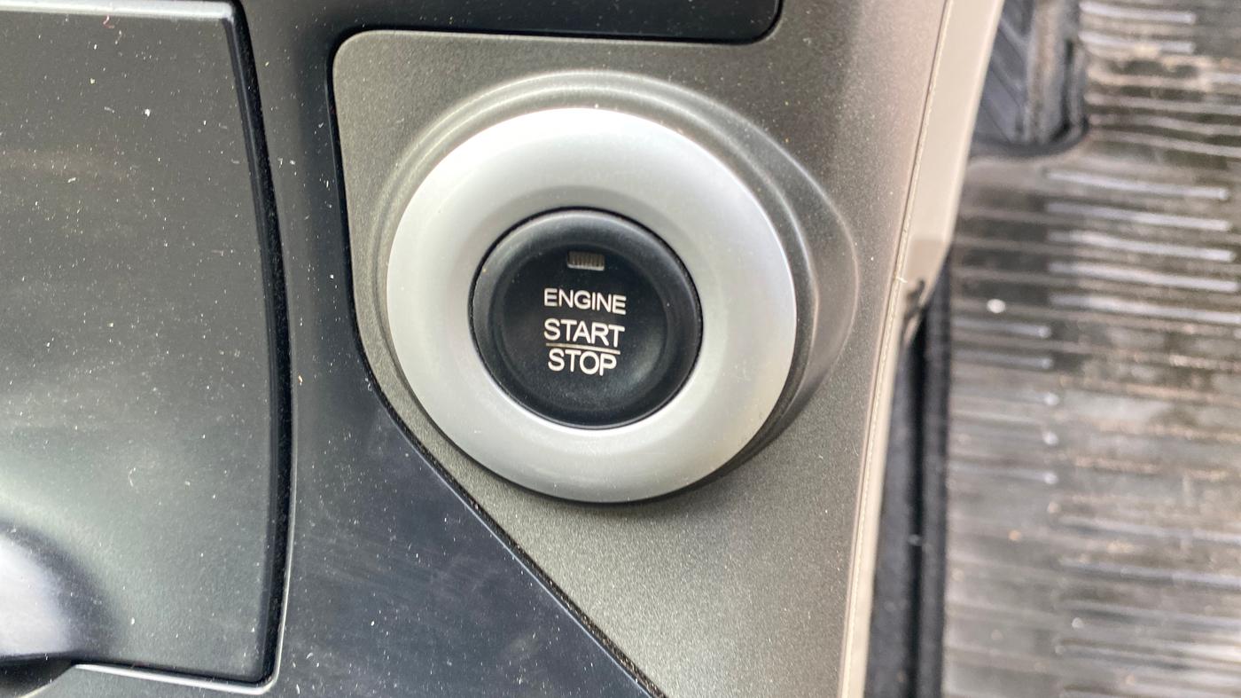 2015 Mahindra XUV500 W10, Diesel, Manual, 77,864 km, Keyless Start/ Stop Button