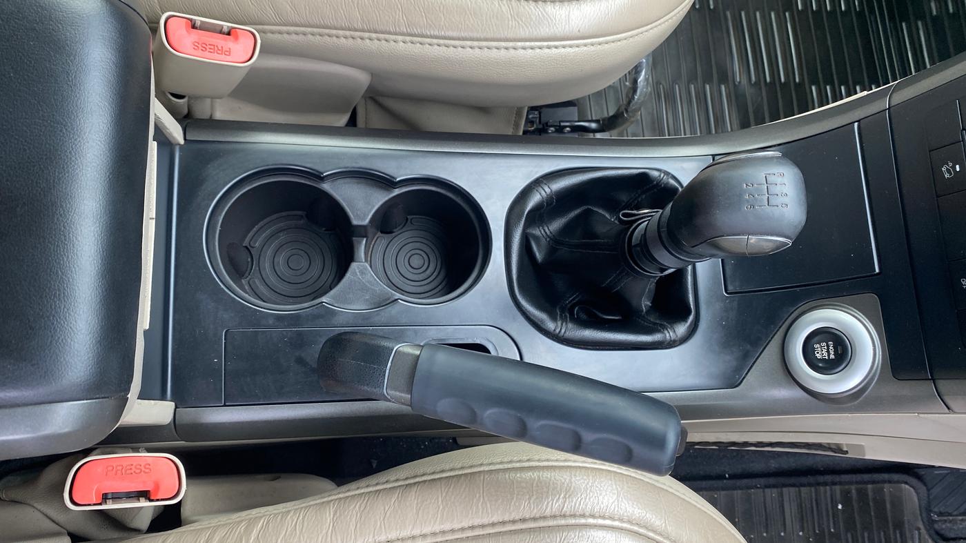 2015 Mahindra XUV500 W10, Diesel, Manual, 77,864 km, Gear Lever