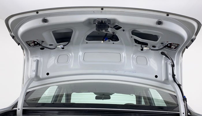 2018 Hyundai Xcent SX 1.2, CNG, Manual, 40,249 km, Boot Door Open