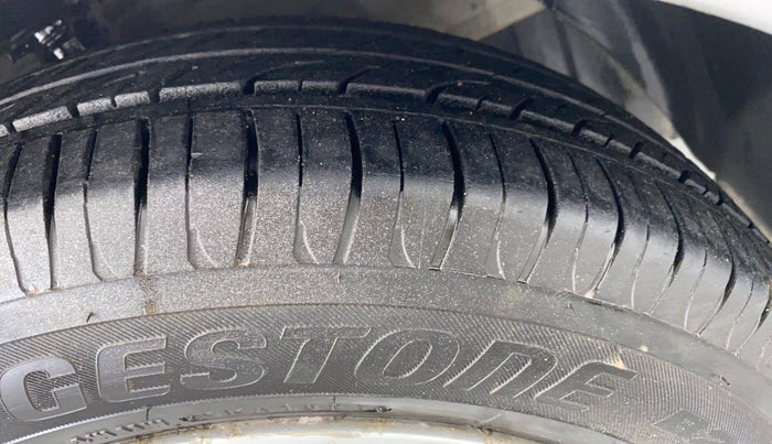 2018 Hyundai Xcent SX 1.2, CNG, Manual, 40,249 km, Right Front Tyre Tread