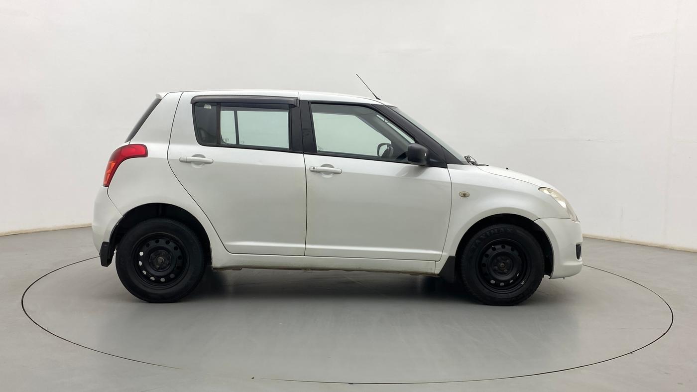 2011 Maruti Swift VXI, Petrol, Manual, 68,239 km, Right Side View
