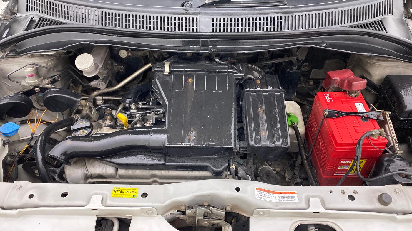 2011 Maruti Swift VXI, Petrol, Manual, 68,239 km, Open Bonet