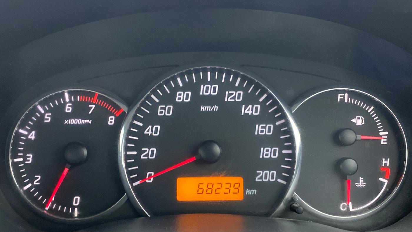 2011 Maruti Swift VXI, Petrol, Manual, 68,239 km, Odometer Image