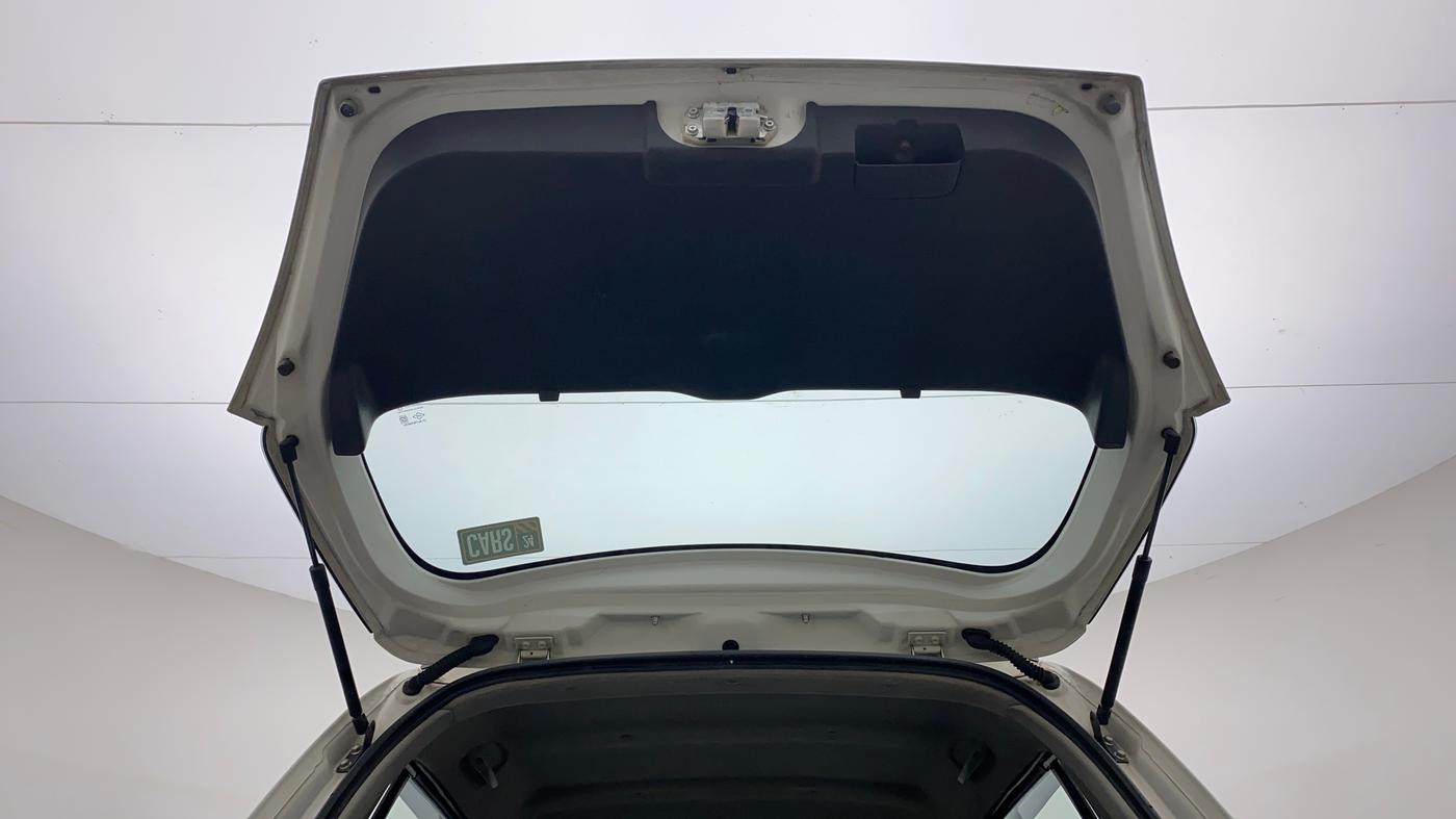 2011 Maruti Swift VXI, Petrol, Manual, 68,239 km, Boot Door Open