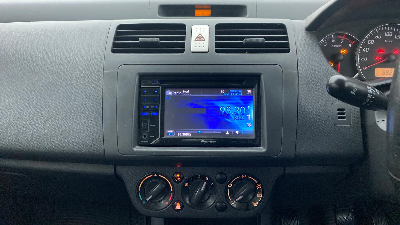 2011 Maruti Swift VXI, Petrol, Manual, 68,239 km, Air Conditioner