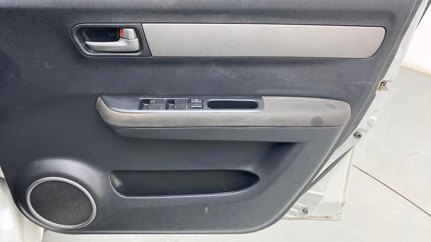 2011 Maruti Swift VXI, Petrol, Manual, 68,239 km, Driver Side Door Panels Control