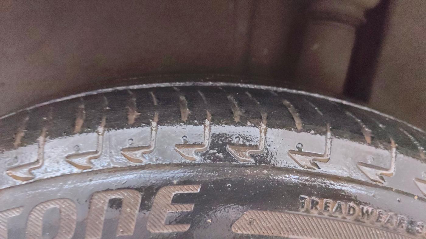 2021 Maruti IGNIS ZETA 1.2 AMT, Petrol, Automatic, 75,078 km, Left Rear Tyre Tread