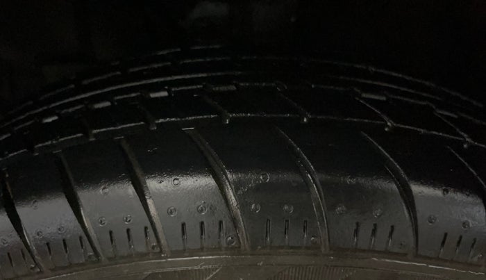 2019 Maruti New Wagon-R LXI CNG (O) 1.0, CNG, Manual, 14,483 km, Left Front Tyre Tread