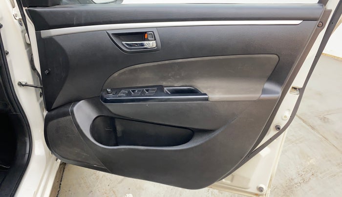 2017 Maruti Swift VXI O, Petrol, Manual, 95,163 km, Driver Side Door Panels Control