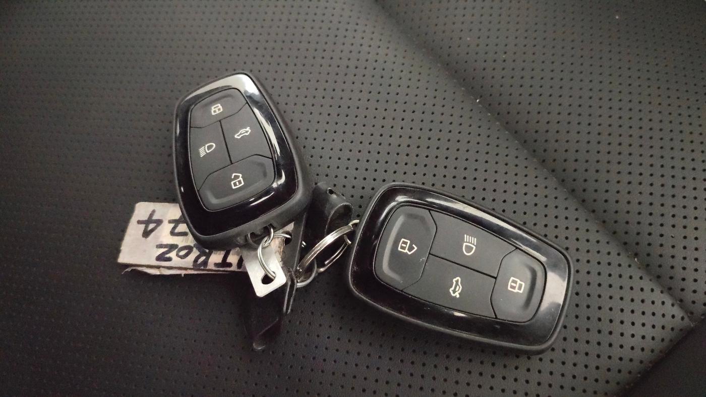 2024 Tata ALTROZ XZ PLUS O SUNROOF CNG, CNG, Manual, 16,365 km, Key Close Up