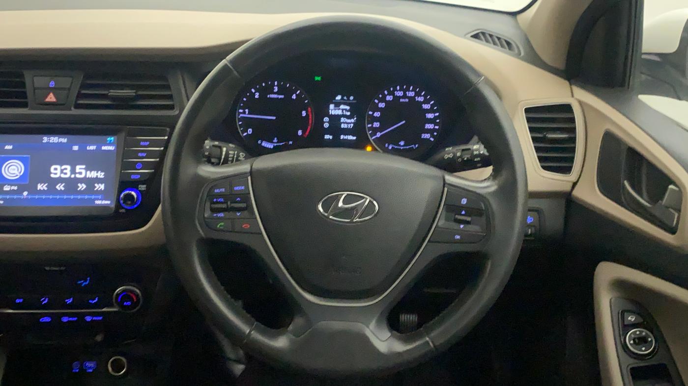2016 Hyundai Elite i20 ASTA 1.4 CRDI (O), Diesel, Manual, 31,353 km, Steering Wheel Close Up