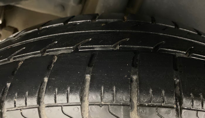 2016 Maruti Swift Dzire VDI ABS, Diesel, Manual, 61,935 km, Right Rear Tyre Tread