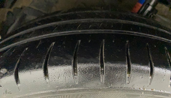 2017 Maruti Ciaz DELTA 1.4 MT PETROL, Petrol, Manual, 1,21,790 km, Left Front Tyre Tread