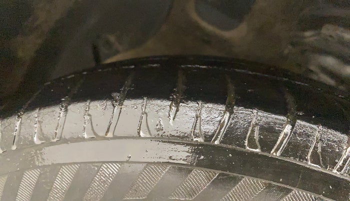 2016 Hyundai Grand i10 MAGNA 1.2 KAPPA VTVT, Petrol, Manual, 72,599 km, Left Front Tyre Tread