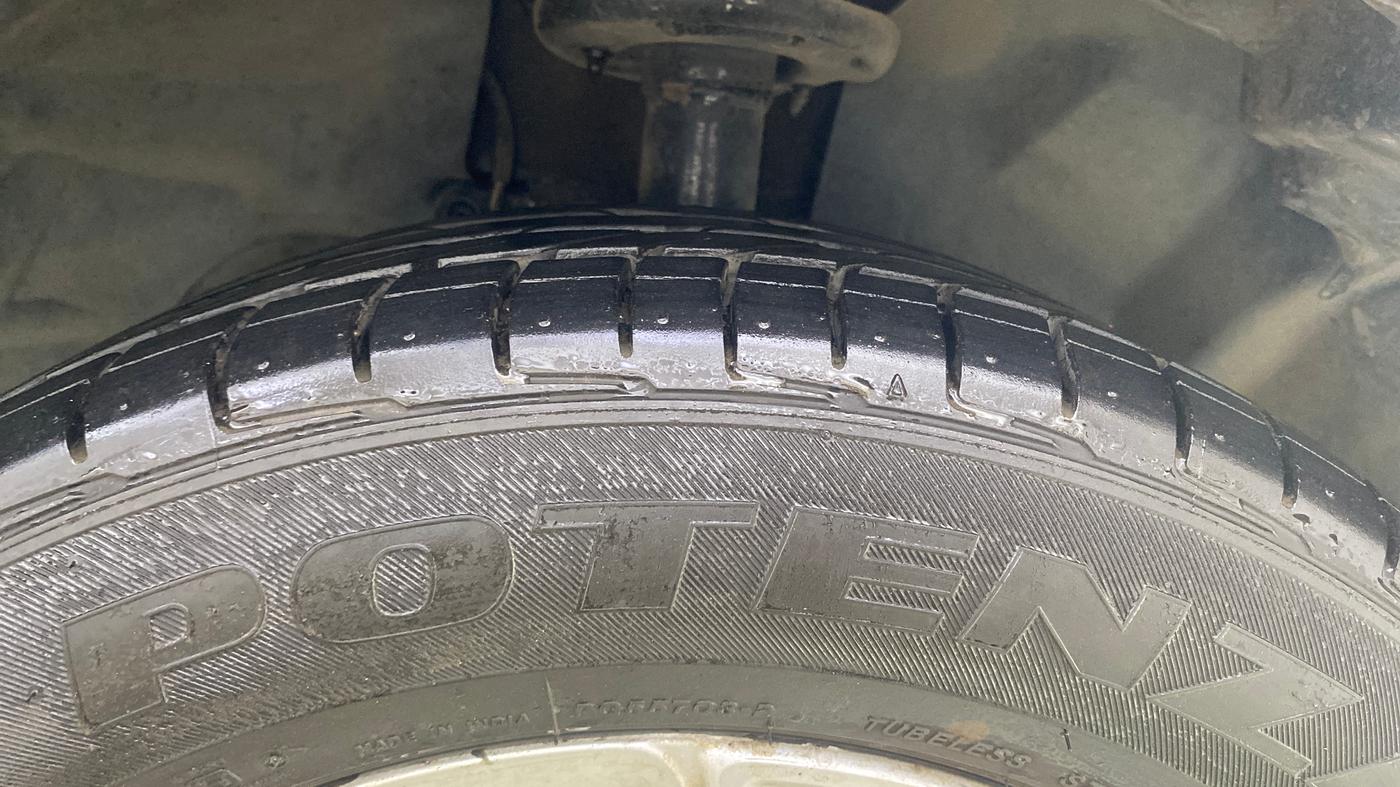 2016 Ford Ecosport TITANIUM+ 1.0L ECOBOOST, Petrol, Manual, 28,690 km, Right Front Tyre Tread