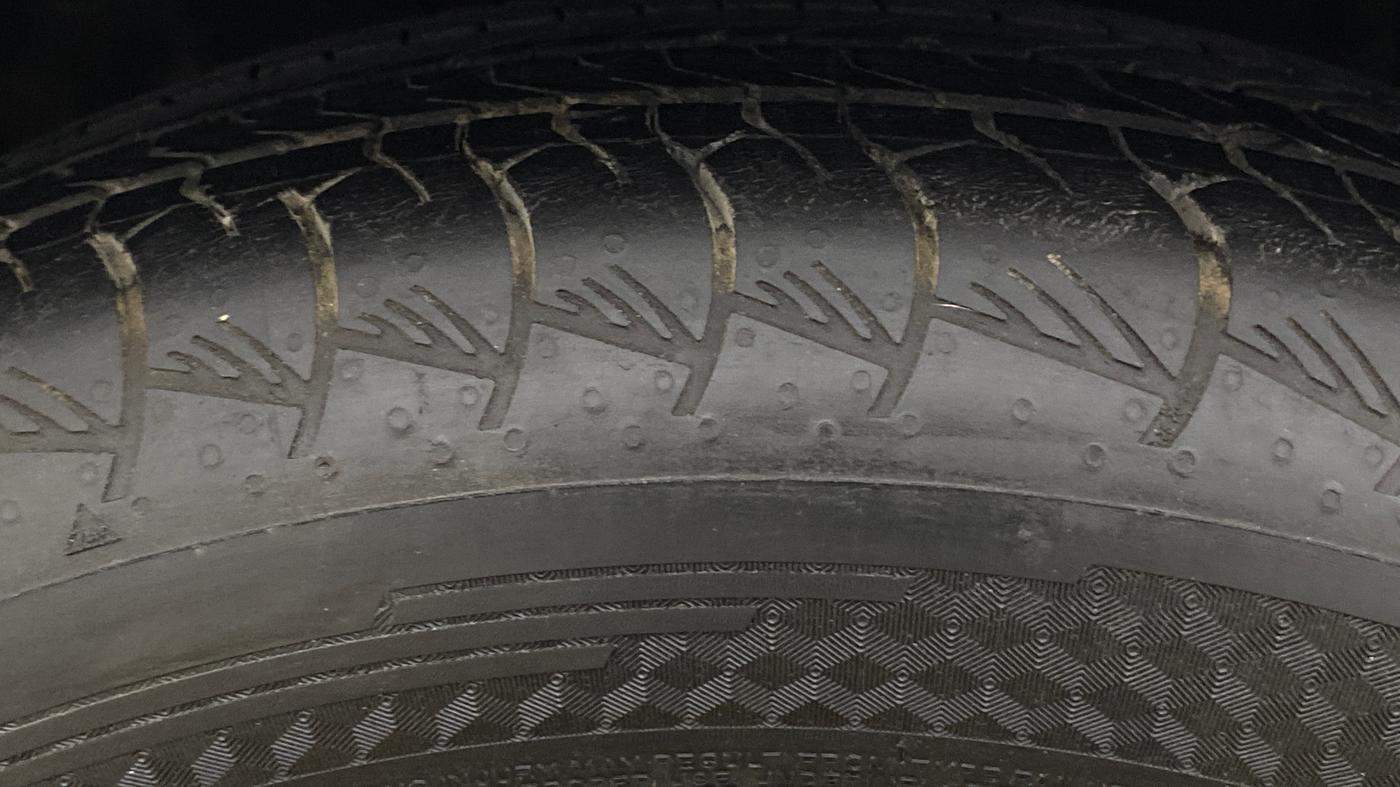 2022 Hyundai ALCAZAR 2.0 SIGNATURE (O) AT 7STR, Petrol, Automatic, 40,730 km, Left Front Tyre Tread