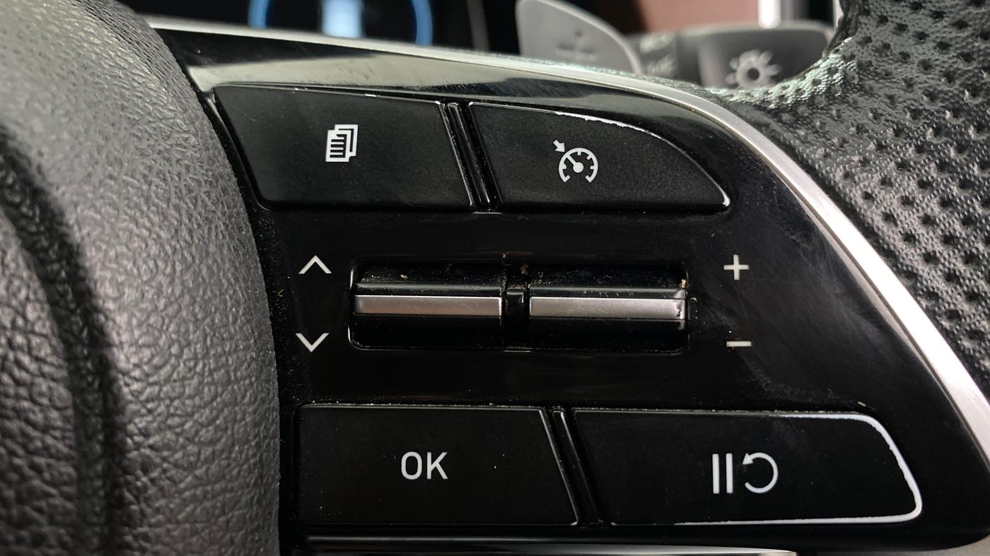 2022 Hyundai ALCAZAR 2.0 SIGNATURE (O) AT 7STR, Petrol, Automatic, 40,730 km, Adaptive Cruise Control