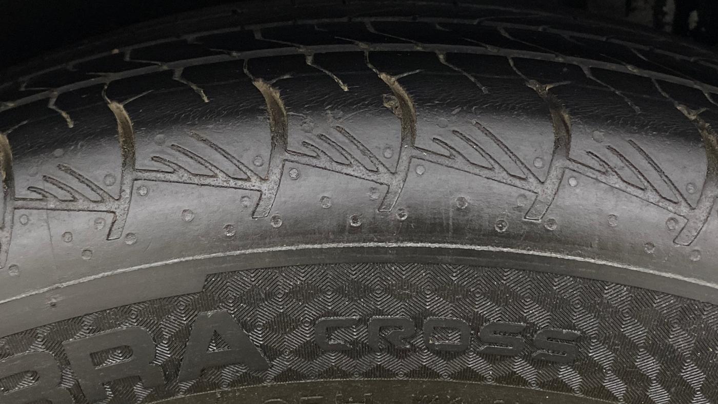 2022 Hyundai ALCAZAR 2.0 SIGNATURE (O) AT 7STR, Petrol, Automatic, 40,730 km, Left Rear Tyre Tread