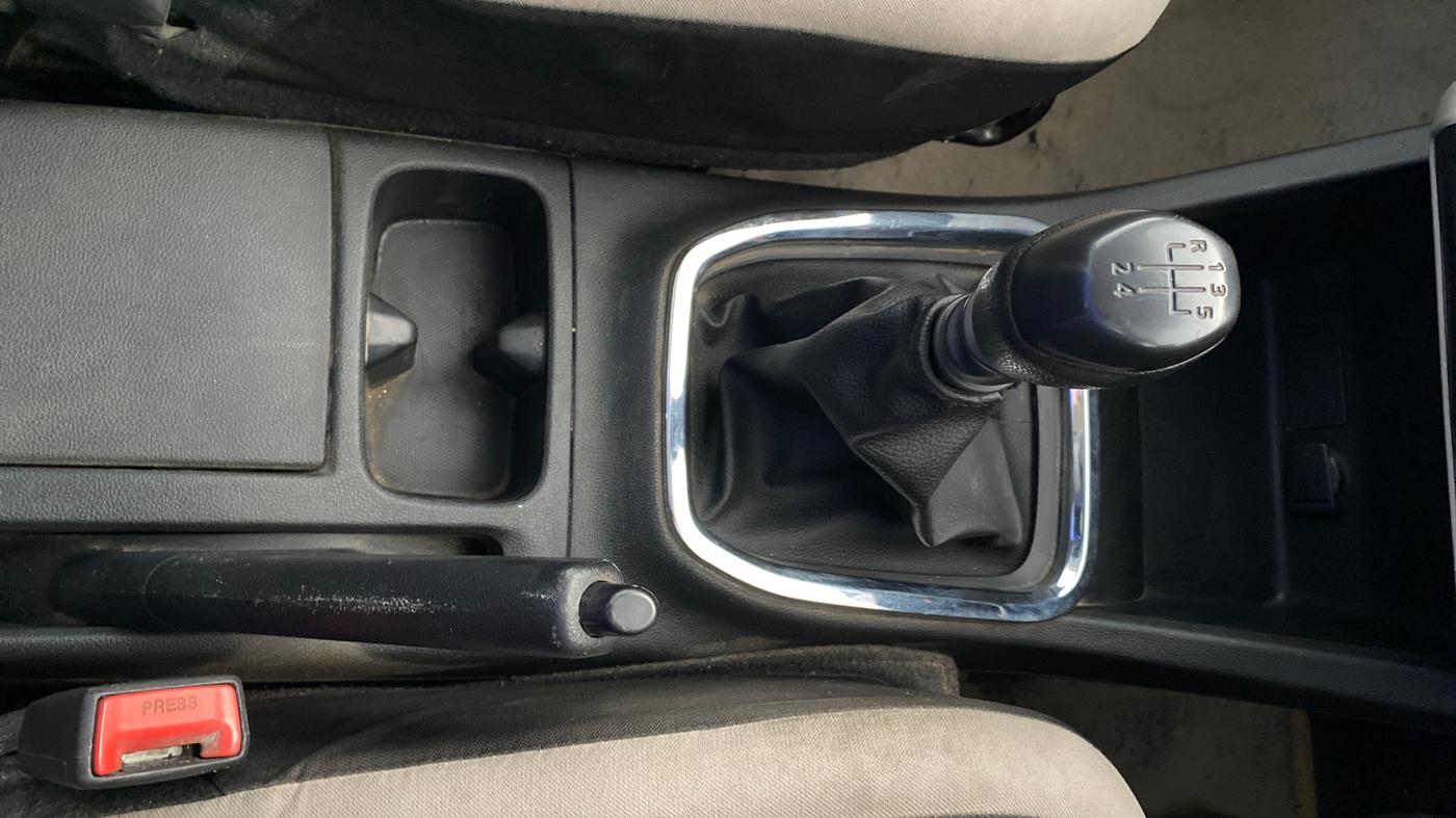 2019 Renault TRIBER RXL MT, Petrol, Manual, 75,425 km, Gear Lever