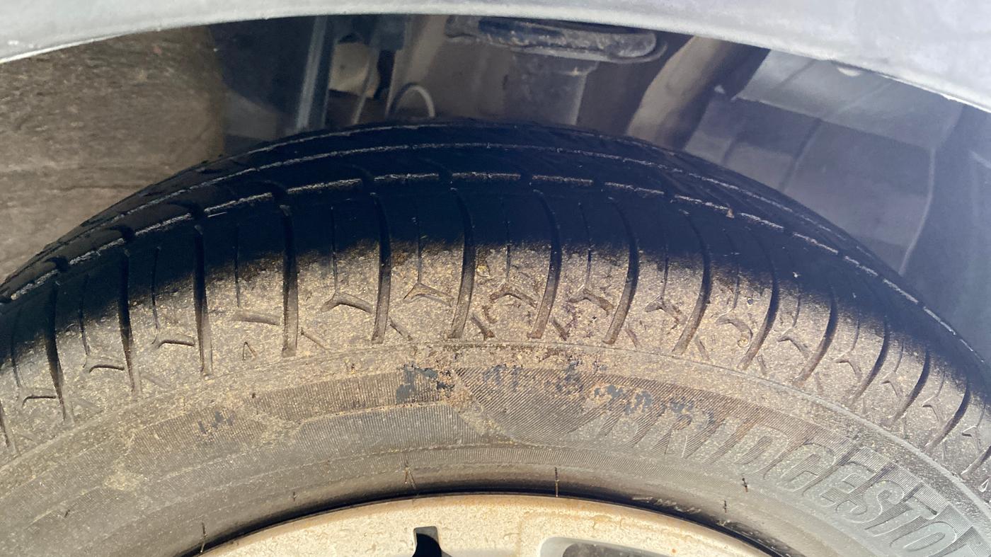 2019 Renault TRIBER RXL MT, Petrol, Manual, 75,425 km, Right Front Tyre Tread