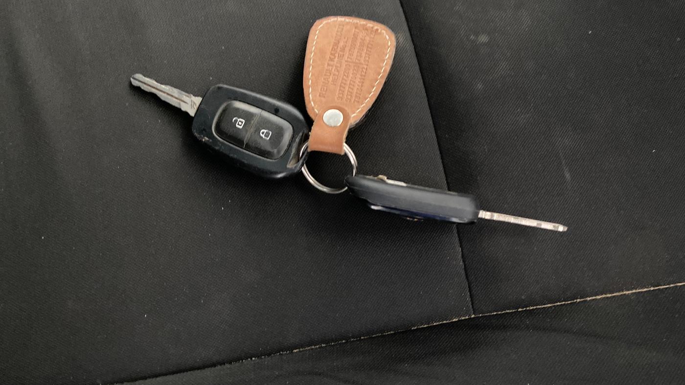 2019 Renault TRIBER RXL MT, Petrol, Manual, 75,425 km, Key Close Up