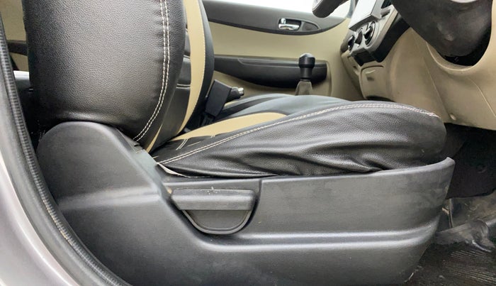 2012 Hyundai i20 MAGNA 1.2, Petrol, Manual, 77,947 km, Driver Side Adjustment Panel