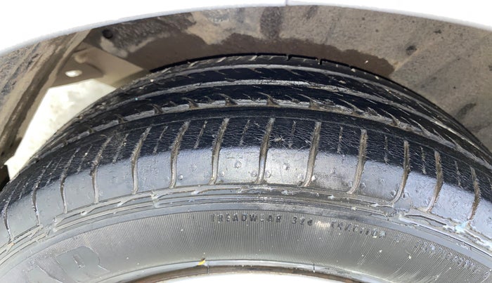 2012 Hyundai i20 MAGNA 1.2, Petrol, Manual, 77,947 km, Right Rear Tyre Tread