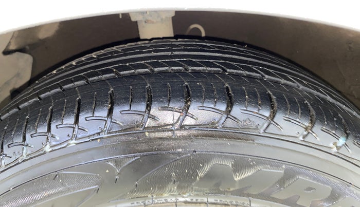 2012 Hyundai i20 MAGNA 1.2, Petrol, Manual, 77,947 km, Left Front Tyre Tread