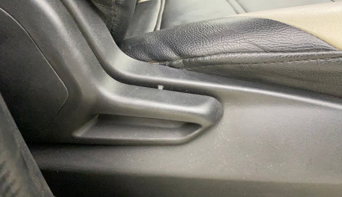 2020 Tata Tiago XT PETROL, Petrol, Manual, 38,440 km, Driver Side Adjustment Panel