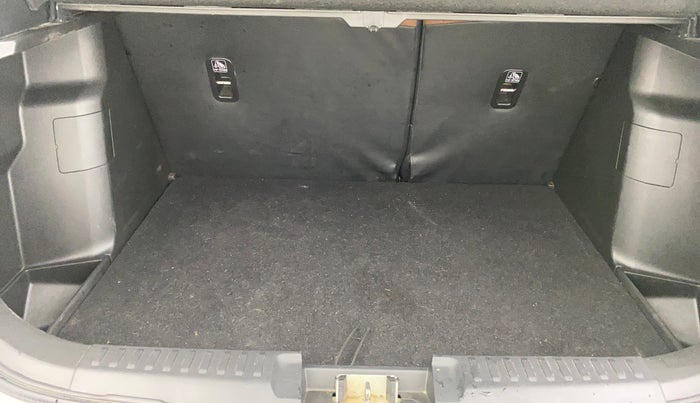 2022 Toyota URBAN CRUISER PREMIUM GRADE AT, Petrol, Automatic, 34,033 km, Boot Inside