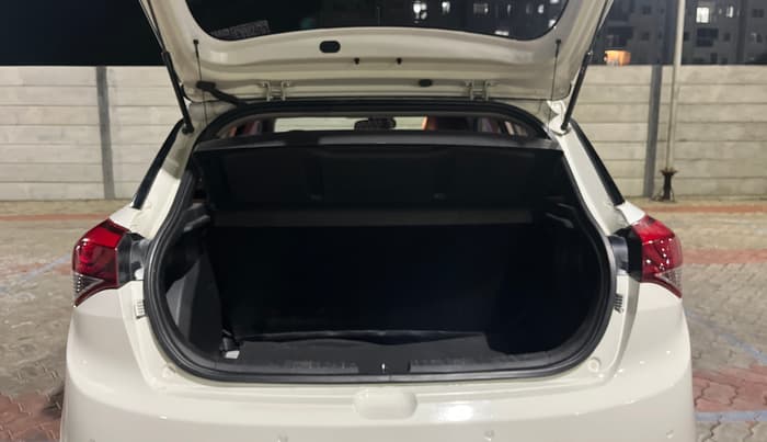 2017 Hyundai Elite i20 ASTA 1.2, Petrol, Manual, 99,552 km, Boot Inside