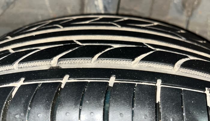 2017 Hyundai Elite i20 ASTA 1.2, Petrol, Manual, 99,552 km, Right Rear Tyre Tread