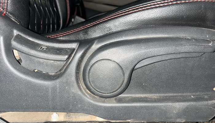 2017 Hyundai Elite i20 ASTA 1.2, Petrol, Manual, 99,552 km, Driver Side Adjustment Panel