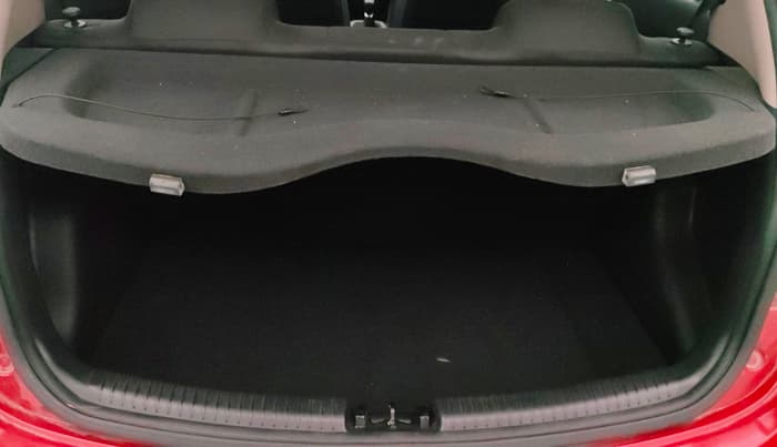 2017 Hyundai Grand i10 SPORTZ (O) 1.2 KAPPA VTVT, Petrol, Manual, 56,988 km, Boot Inside