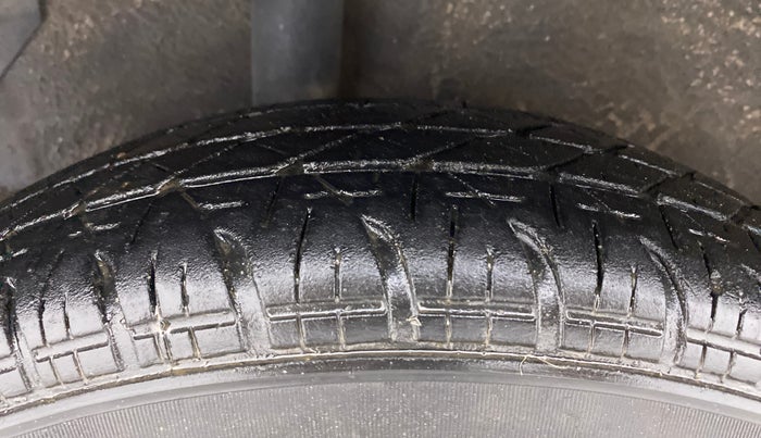 2016 Maruti Ritz LDI, Diesel, Manual, 88,285 km, Right Rear Tyre Tread