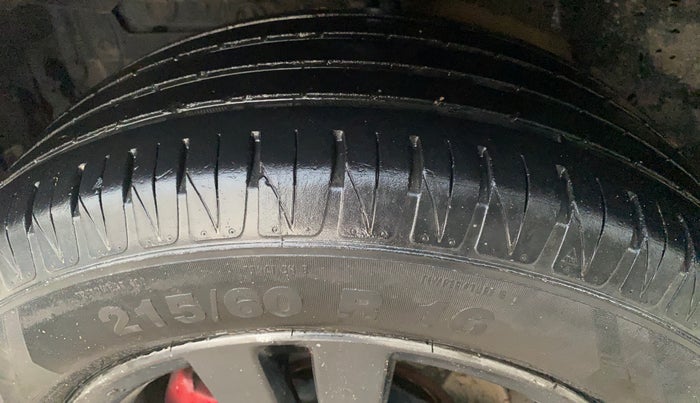 2019 Maruti Vitara Brezza ZDI PLUS DUAL TONE, Diesel, Manual, 78,762 km, Left Front Tyre Tread