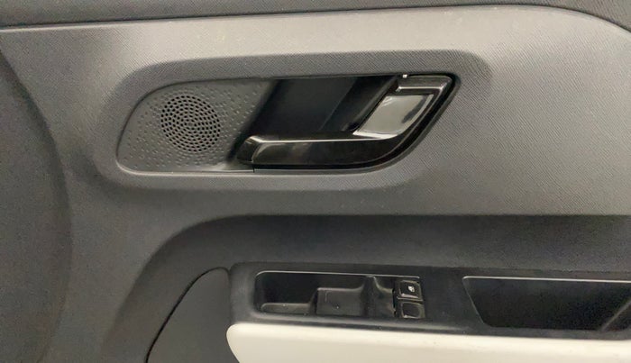 2023 Tata PUNCH PURE MT, Petrol, Manual, 57,074 km, Driver Side Door Panels Control