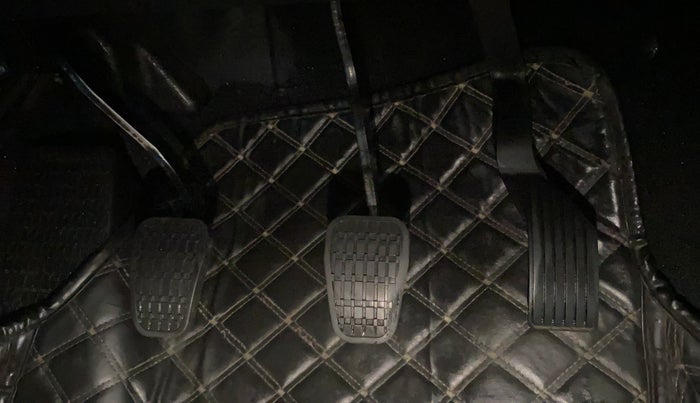 2023 Tata PUNCH PURE MT, Petrol, Manual, 57,074 km, Pedals