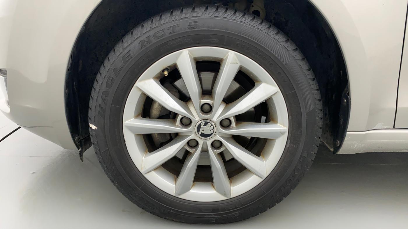 2016 Skoda Octavia 2.0 TDI STYLE PLUS AT, Diesel, Automatic, 96,455 km, Left Front Wheel