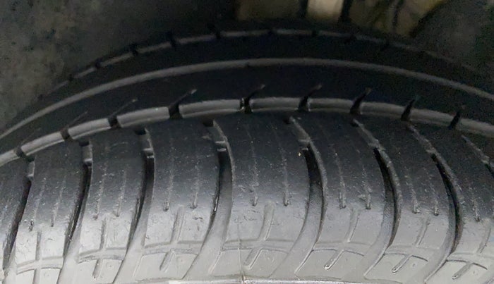 2016 Skoda Octavia 2.0 TDI STYLE PLUS AT, Diesel, Automatic, 96,455 km, Left Front Tyre Tread