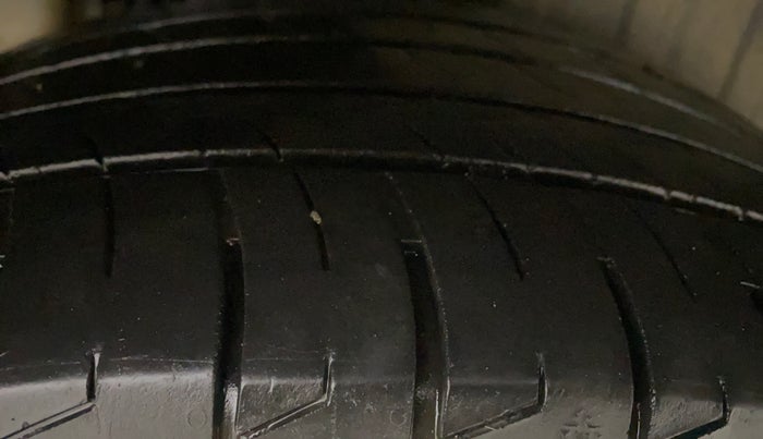 2020 Mahindra XUV300 W8 (O) 1.2 PETROL, Petrol, Manual, 96,681 km, Left Rear Tyre Tread