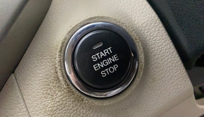 2020 Mahindra XUV300 W8 (O) 1.2 PETROL, Petrol, Manual, 96,681 km, Keyless Start/ Stop Button