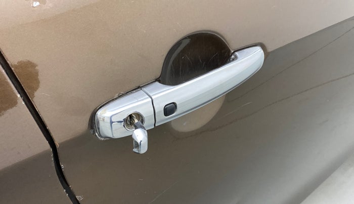 2017 Maruti Ciaz ALPHA DIESEL 1.3, Diesel, Manual, 79,751 km, Lock system - Mechanical key minor damage
