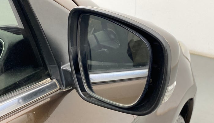 2017 Maruti Ciaz ALPHA DIESEL 1.3, Diesel, Manual, 79,751 km, Right rear-view mirror - Folding motor not working